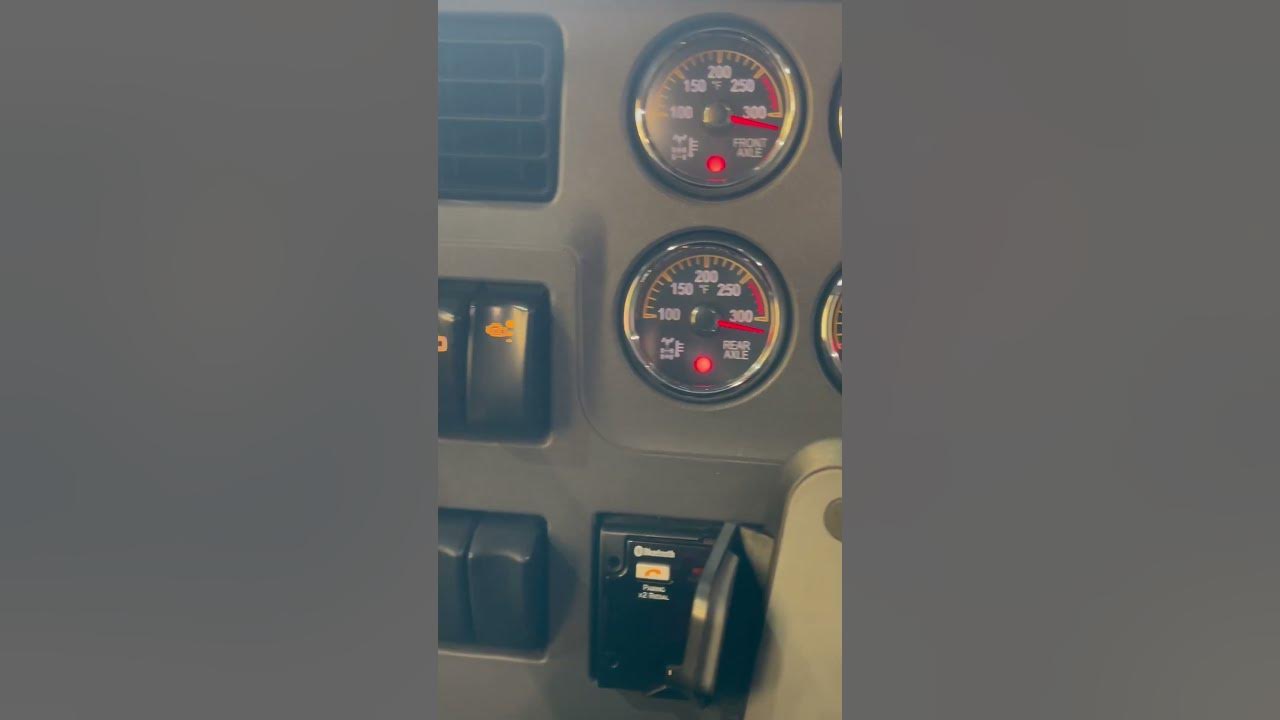 579 peterbilt Fcan databus failure (exterior lighting) YouTube