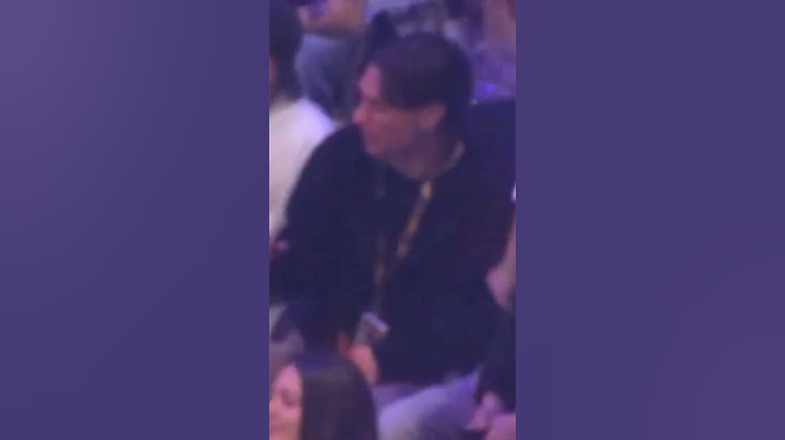Alessandro Gelsi con i fans Kings League European Finals Inalpi Arena Torino