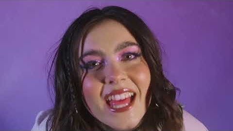 Chiara Oliver – “mala costumbre” (Lyric Video)