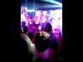 Julion Alvarez cantando la