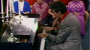 Liberace on Oprah Winfrey Show (Interview with Performance)