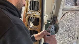 Karavan Arka Kapı Menteşe Tamiri