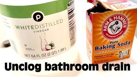 How to unclog a bathtub drain with hot water, baking soda and White Vinegar
