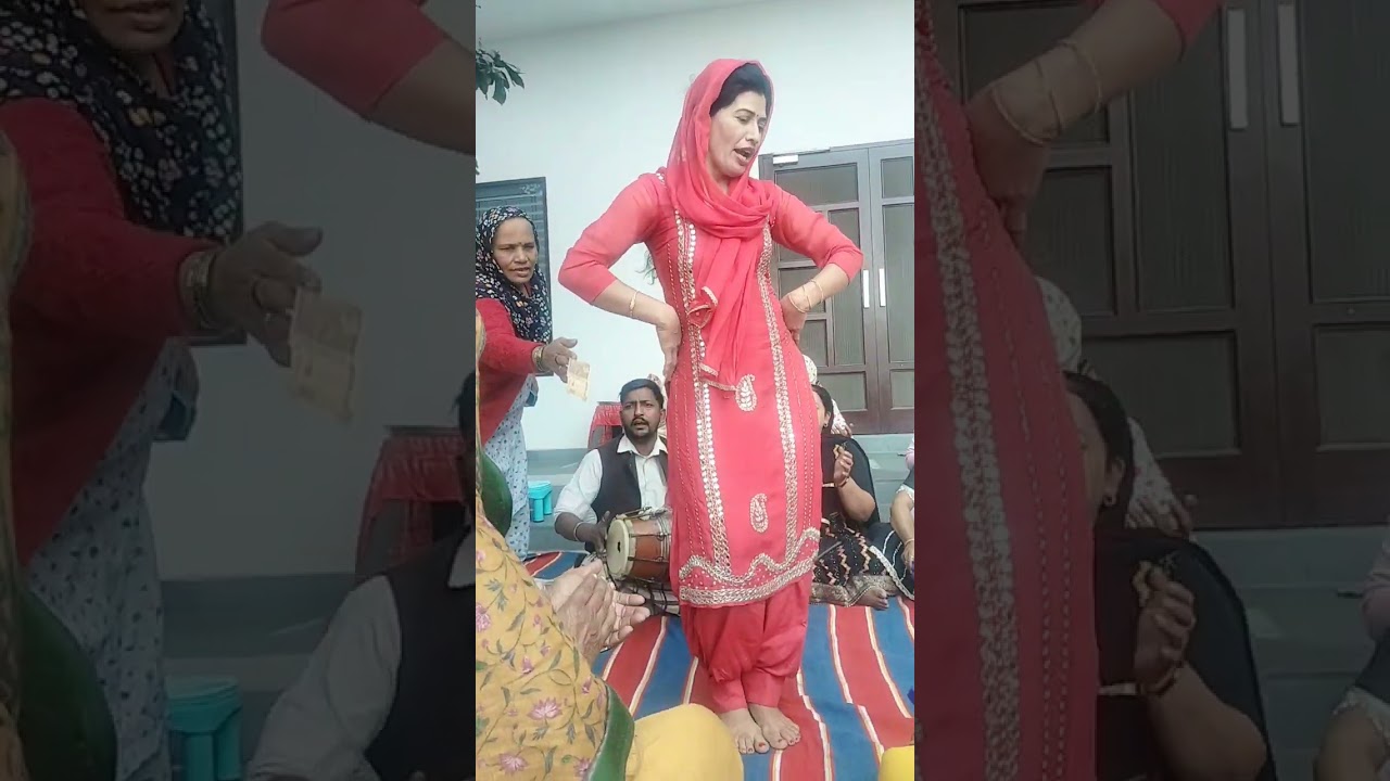 लो जी मेरी दीदी तो इसे ज्ञान के भजन सुणा व स सारी काकी ताईं न्यू बोली कती कमाल कर दिया 🙏🌹💃9518812182