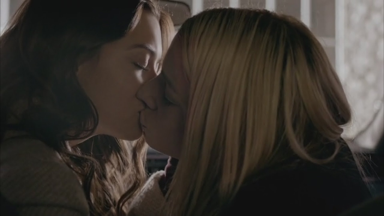 The Vampire Diaries 7x16 Nora Kisses Mary Louise And Rayna Attacks Them