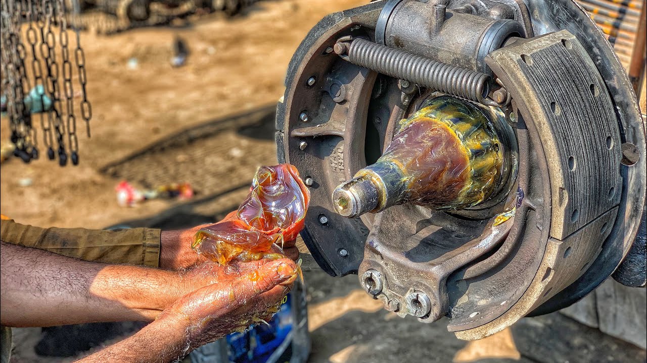 Hino Truck Front Wheel Bearing Greasing Truck Front Wheel Hub