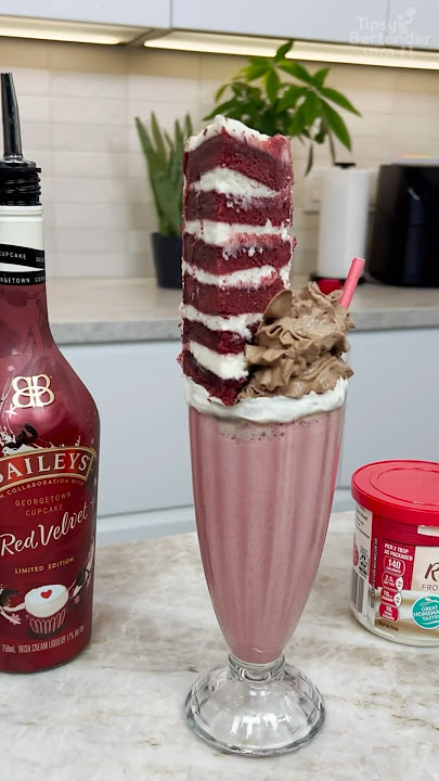 Double Red Velvet Cake Milkshake #cocktail #cake #milkshake #icecream e cream
