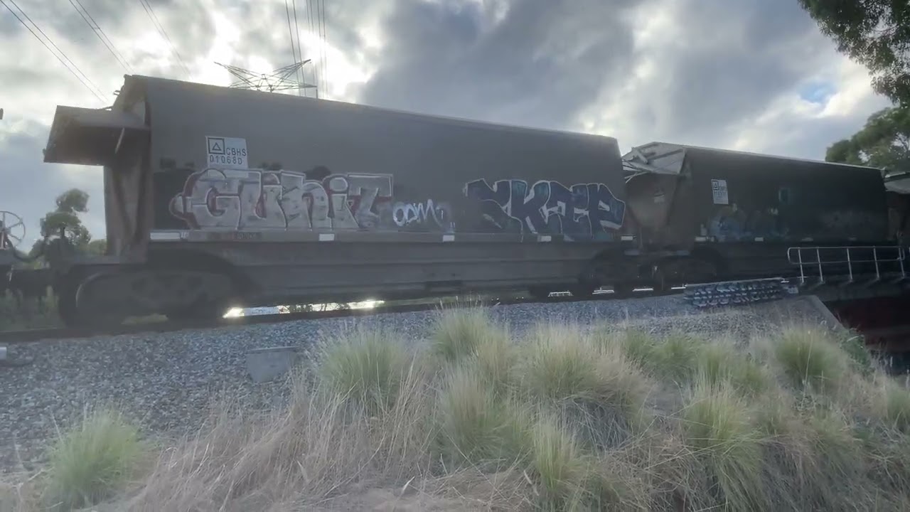 CBH119 & 118 passing south over Woodbridge