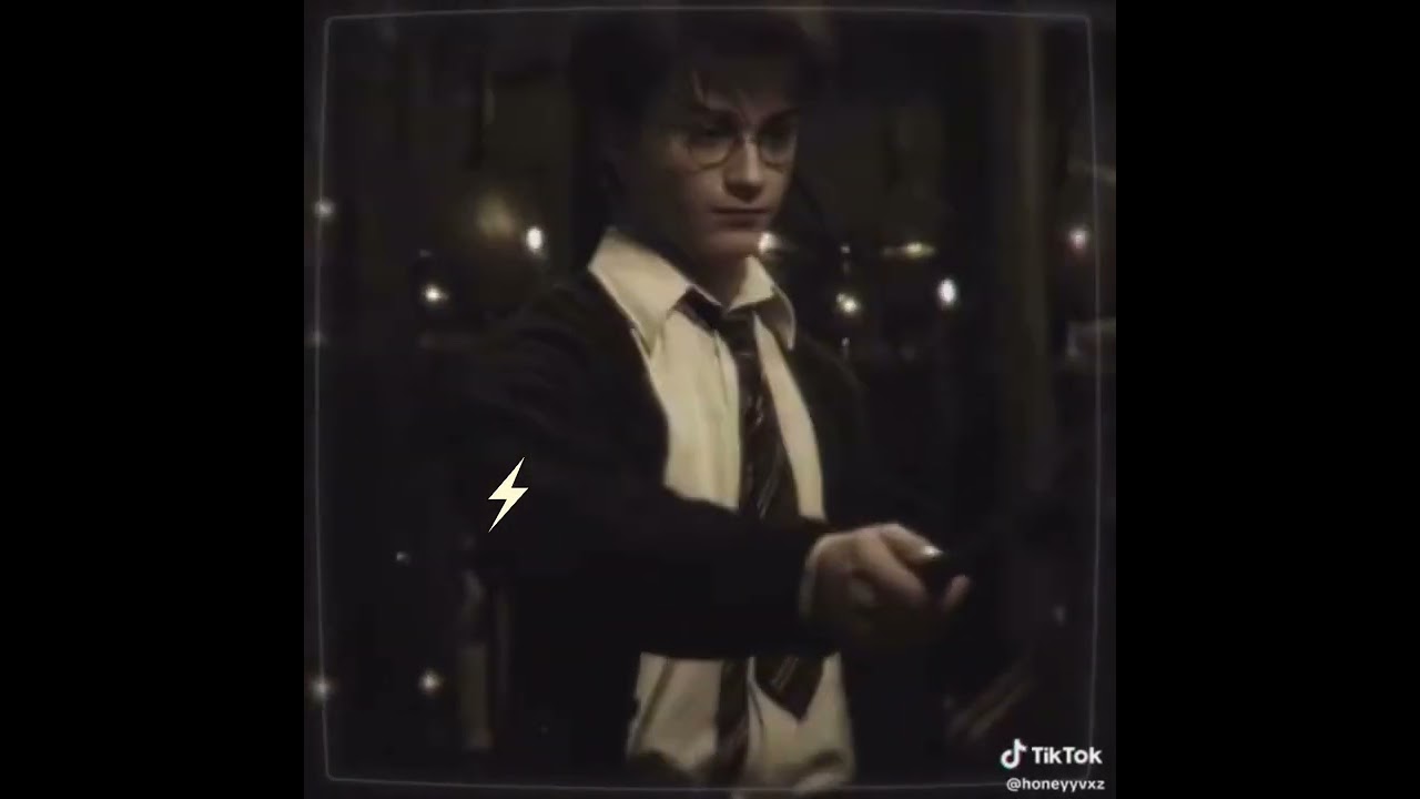 NOT THE “EXPECTI PSTRONUMM!!” IN THENBACKGROUND😭😭