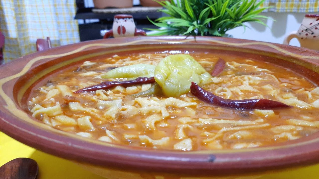 المقطعة او المقرطفة السطيافية على أصولها حارة والبنة ولا أروع. طبق تقليدي جزائري