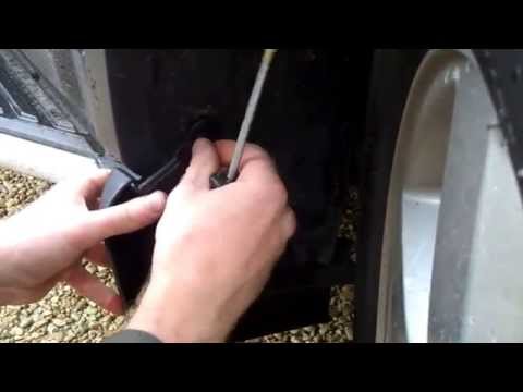 How to fit front mudflaps to a Land Rover Discovery 3 /4