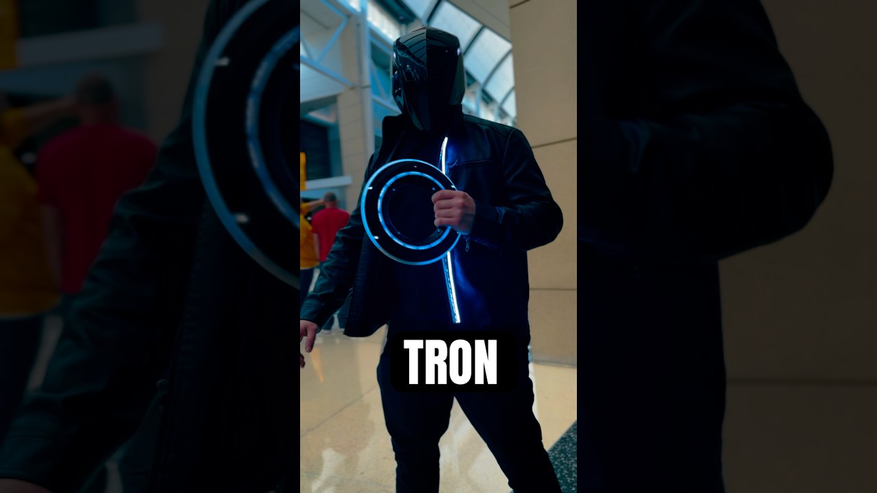 #Tron cosplay at C2E2! - #dhorts #tronlegacy #tronares #disney #cosplay #3dprinting #diy #3d #c2e2