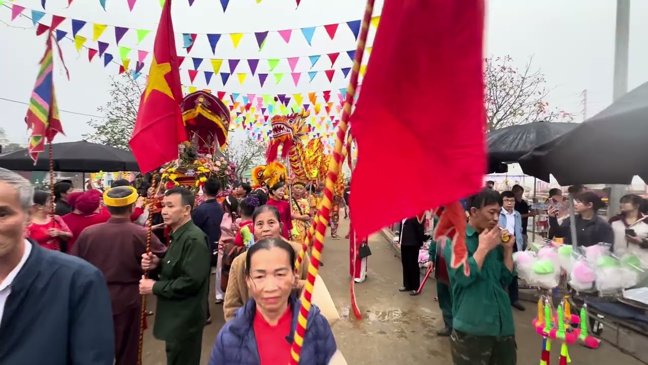 Lễ rước cỗ cung kính thánh mẫu đền mẫu xã Vân bán tỉnh Phú thọ