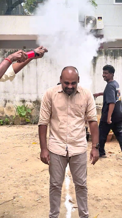 என்னடா 🎈பலூன் 💣பாம் மாதிரி 💥வெடிக்கிது !!!  |  ohh , the 🎈balloon 💥exploded like a 💣bomb !!!