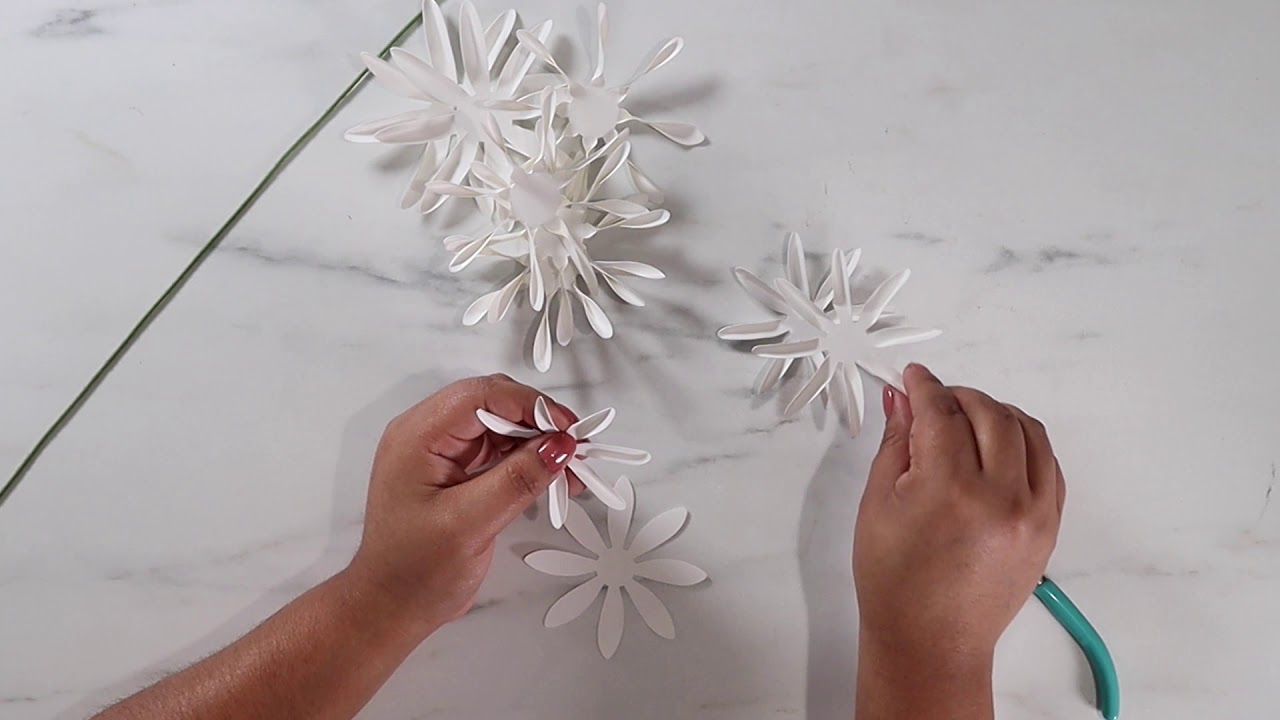 DIY PAPER DAHLIA