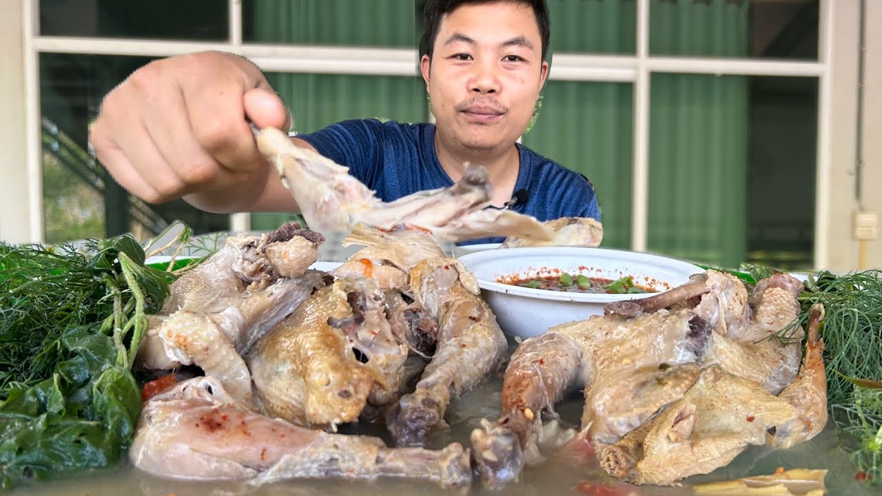 ต้มไก่เป็นตัวแซ่บหลายเด้อ😋😋😋😋