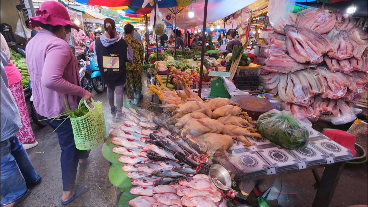 [4K] Walking in a small market in Phnom Penh