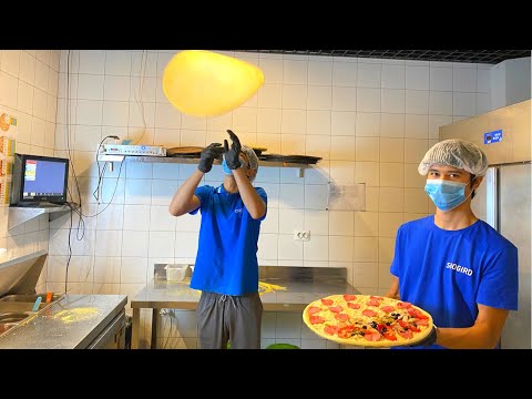 Video: Qisqichbaqalar Va Kalamar Bilan Qanday Mazali Pizza Tayyorlash Mumkin