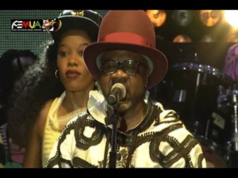 FEMUA 9: Papa Wemba s'écroule sur la scène