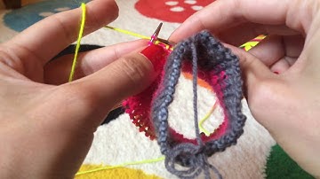Sock knitting with small circular needles - step 3