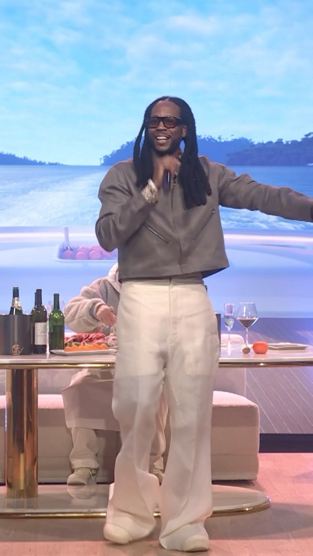 #LarryJune, #2Chainz \u0026 #TheAlchemist perform “Life Is Beautiful”! #FallonTonight