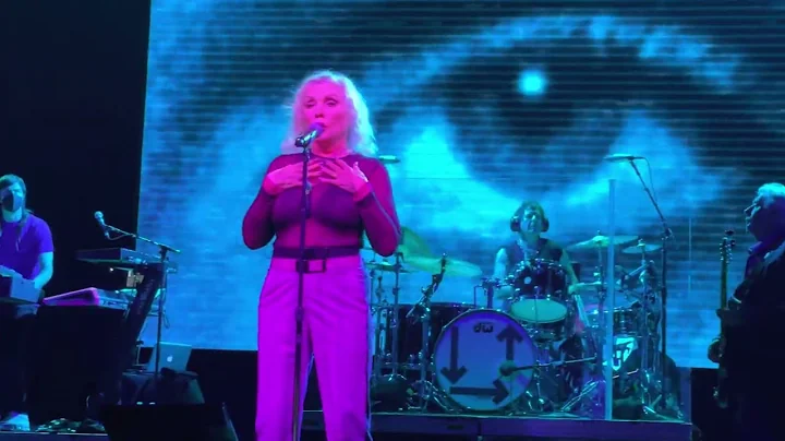 Blondie - Maria - Live @ The Paramount Huntington ...