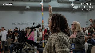 Beautiful Day (Live) - UPPERROOM | Moments: 011 Resimi