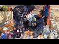 Narges and her twins try to sell mountain mushrooms and buy food for the family 🛍️👩👧👧