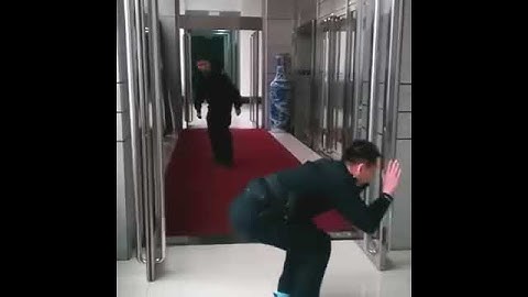 Как солдат испугался тапочку