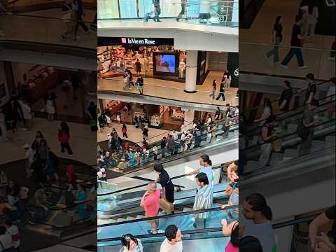 Toronto 🇨🇦 Saturday Eaton Centre Mall Walking Tour Canada 4k