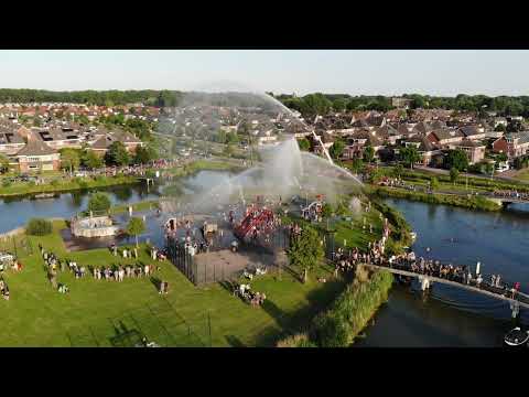 Water feest van de Brandweer Enkhuizen op het speeleiland 18-7-2022 opgenomen met DJI drone.
