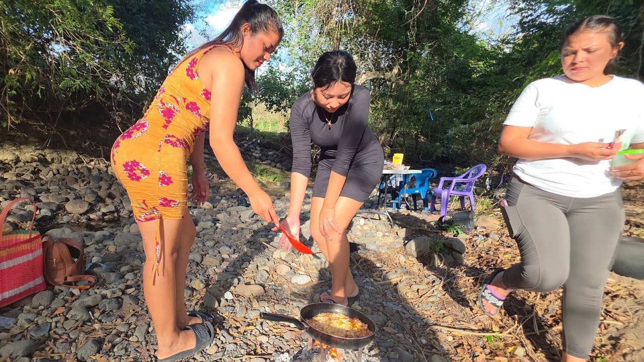 😲🔴Lo mas sabroso de cocinar a la orilla del río😱Que rico nos quedo /CHICAS SALVADOREÑAS 