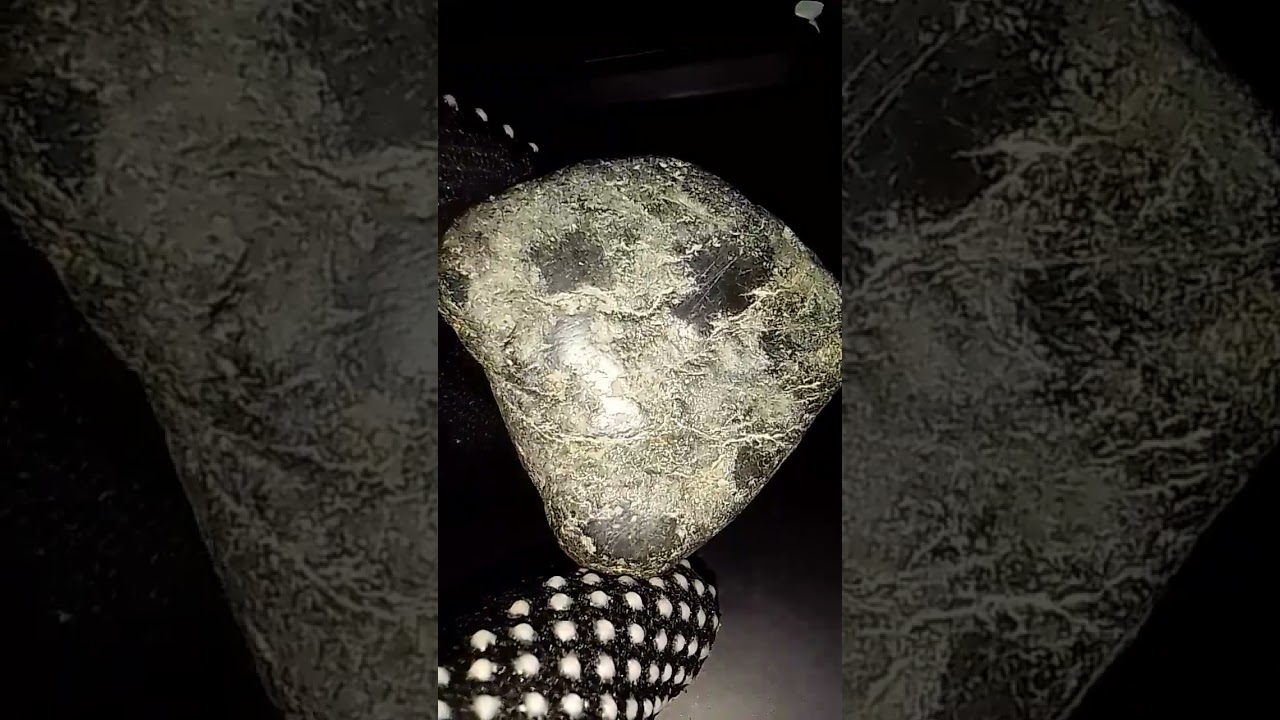 finding gold ore Stone  