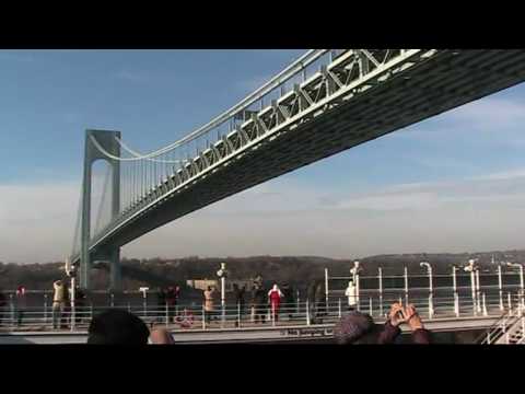Queen Victoria arrives in New York - Jan 11th, 2010