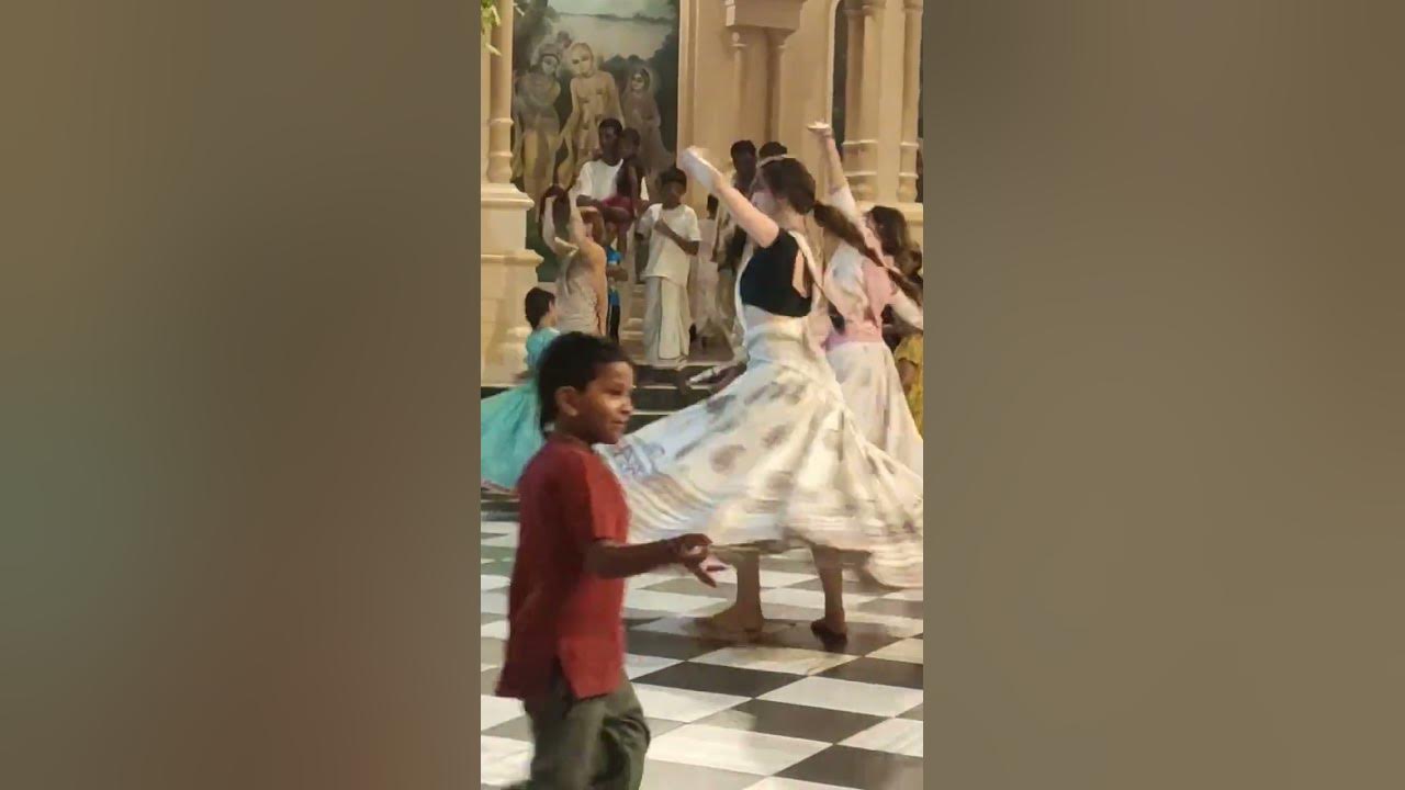 Radhe Radhe jay sree krishna bolo jay radhe@sree dham vrineavan iskcon#@ kirtan niratra Radhe Radhe jay sree krishna bolo jay radhe@sree dham vrineavan iskcon#@ kirtan niratra