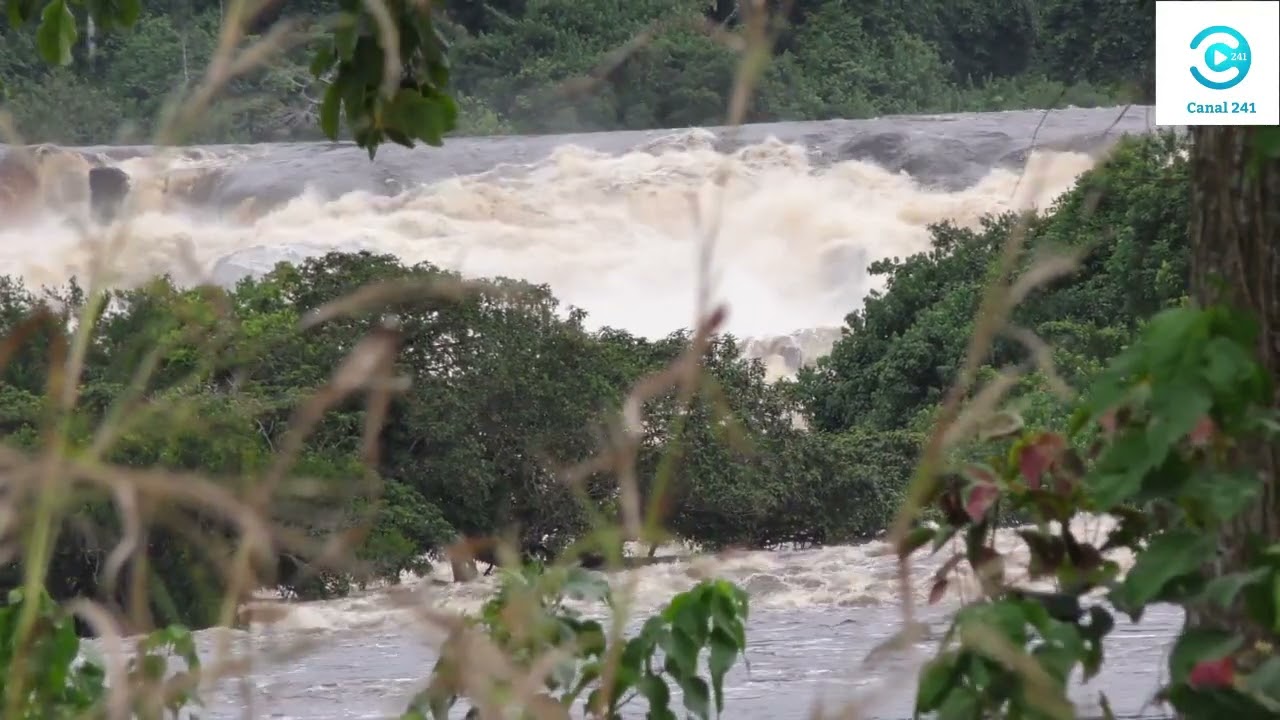 LES CHUTES DE L'IVINDO