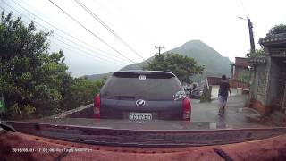 20150501 Parking in a small alley