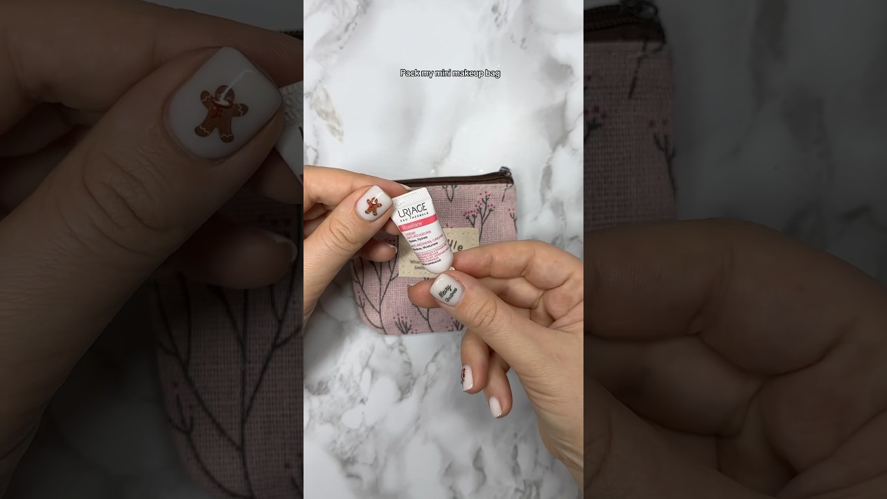 Pack my mini makeup bag 