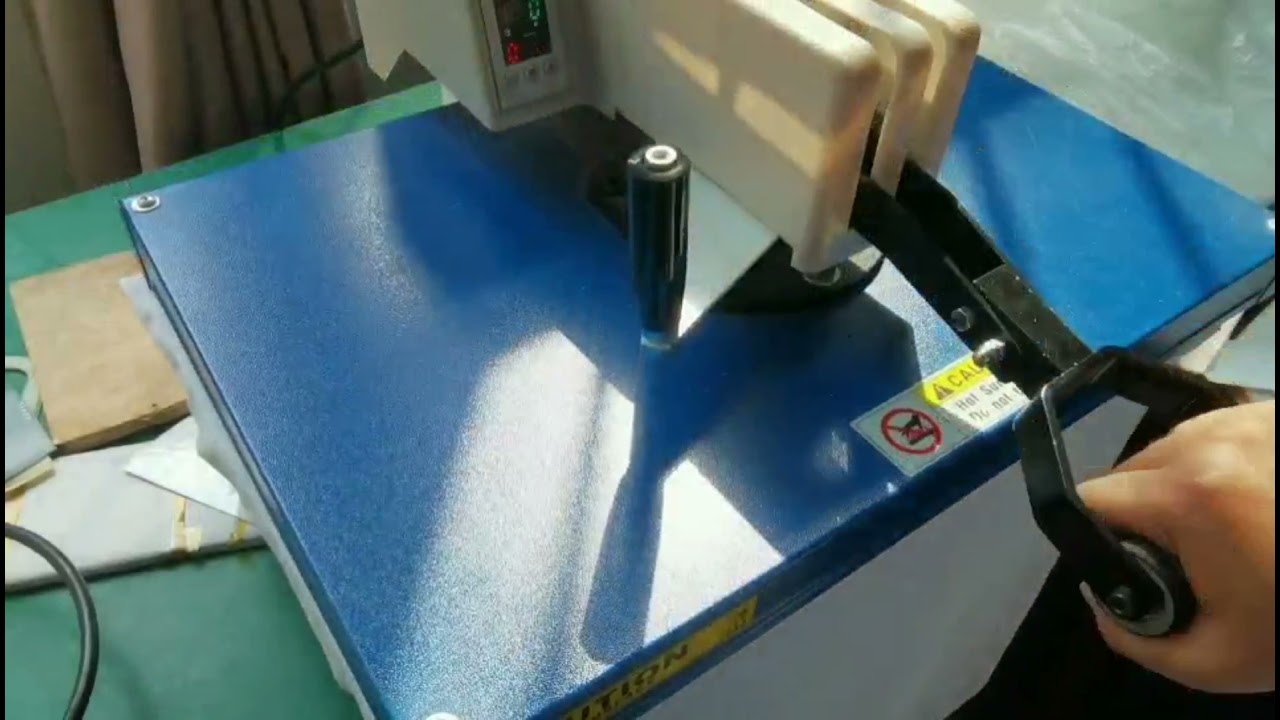 Disc Lenticular Sticker 3D Lenticular stickers 3 - YouTube