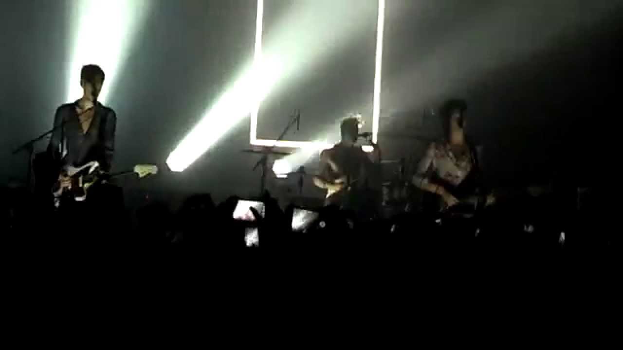 The 1975 she way out