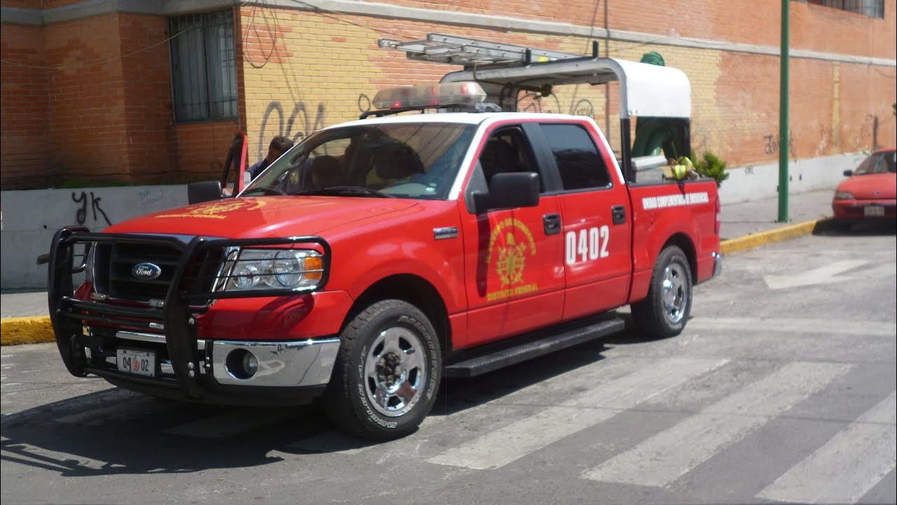 Bomberos CDMX Camioneta 0402 y Tanque 0227 / Mexico City Fire Deparment Utility & Tanker Responding