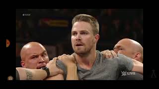 Un Homme De La Wwe Frappe Un Spectateur