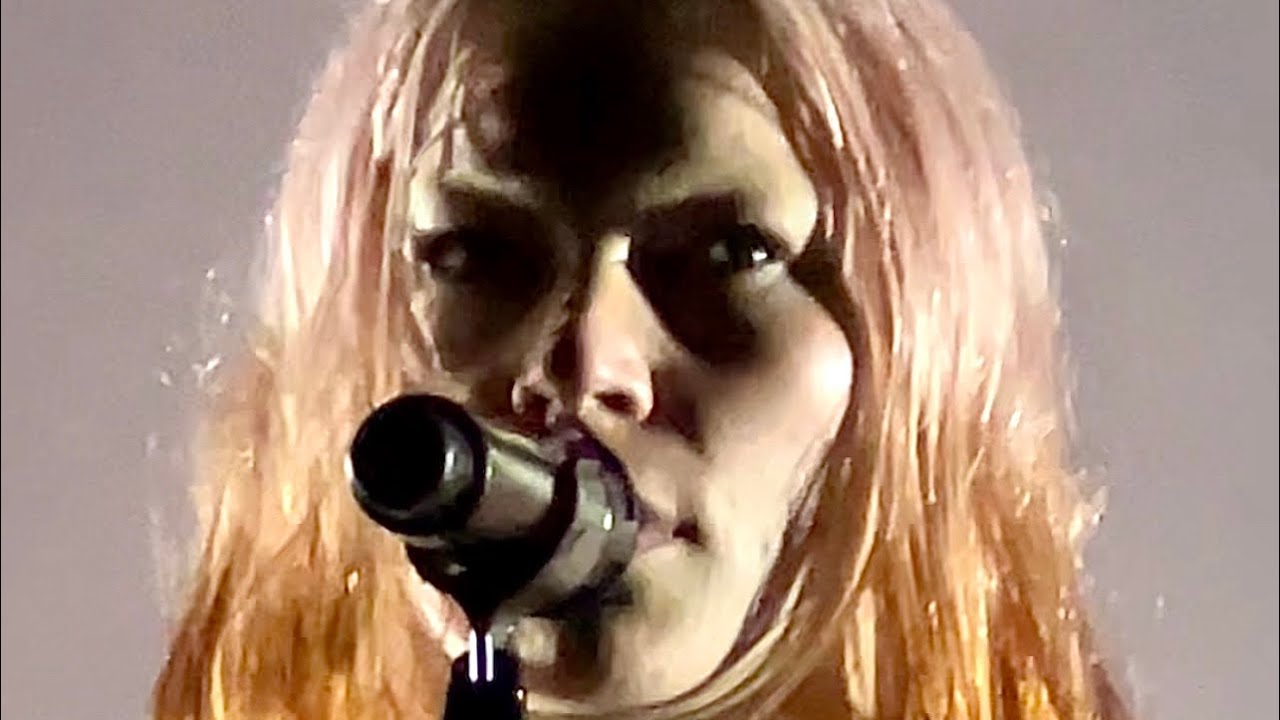 Wet Leg performing “catch these fists” in Vancouver, BC. Sept 03, 2025.