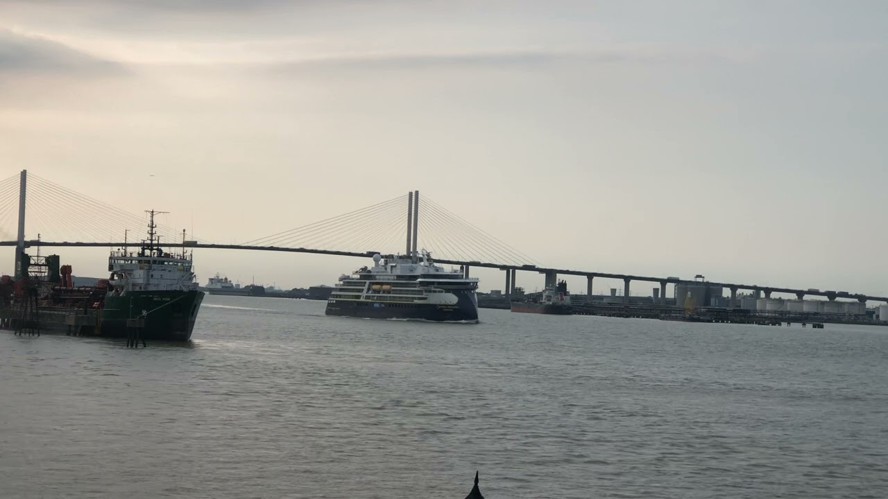 The beautiful National Geographic Endurance coming down the Thames