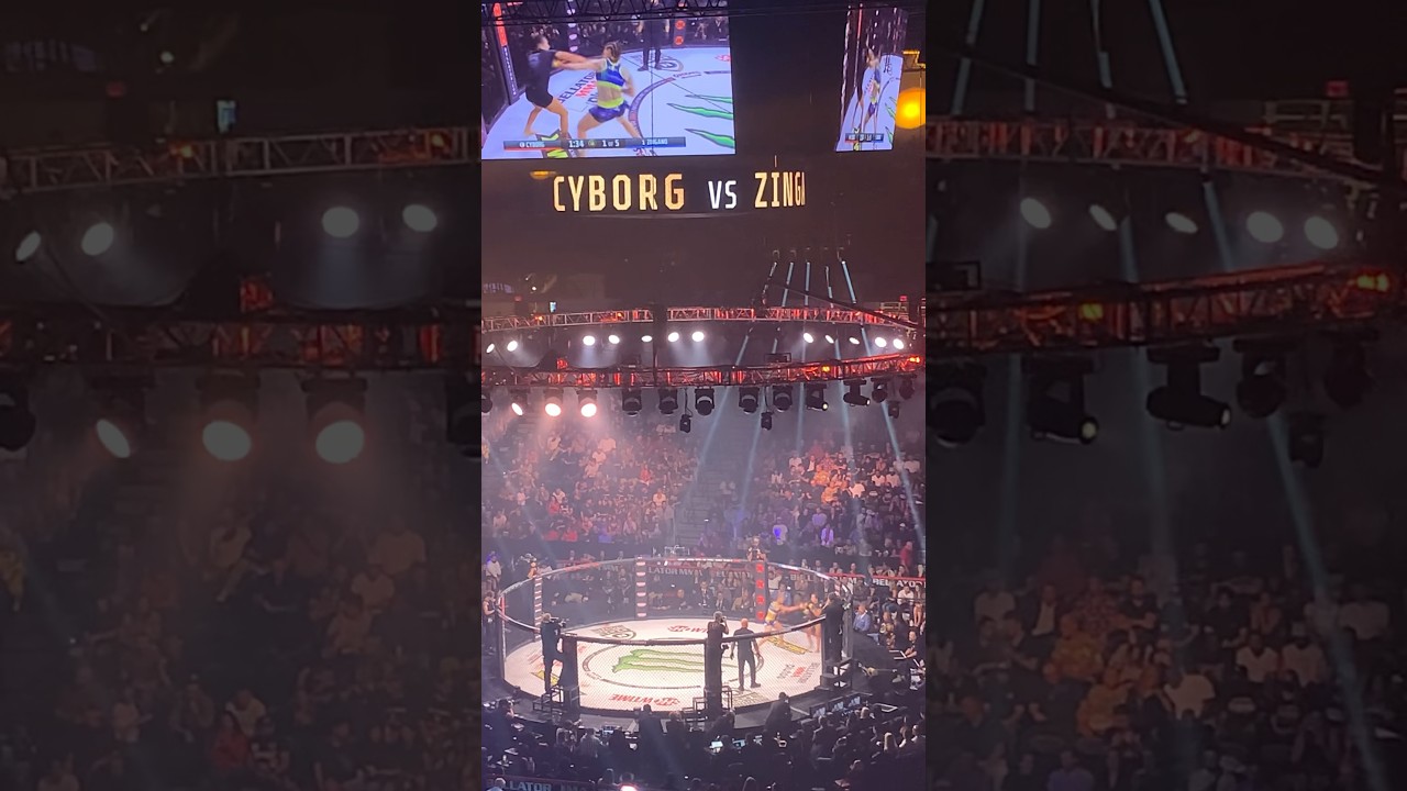 Cris Cyborg vs Cat Zingano in San Diego 
