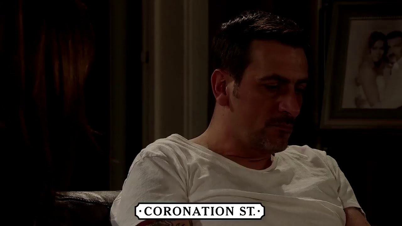 Alison King and Chris Gascoyne blooper - Coronation Street