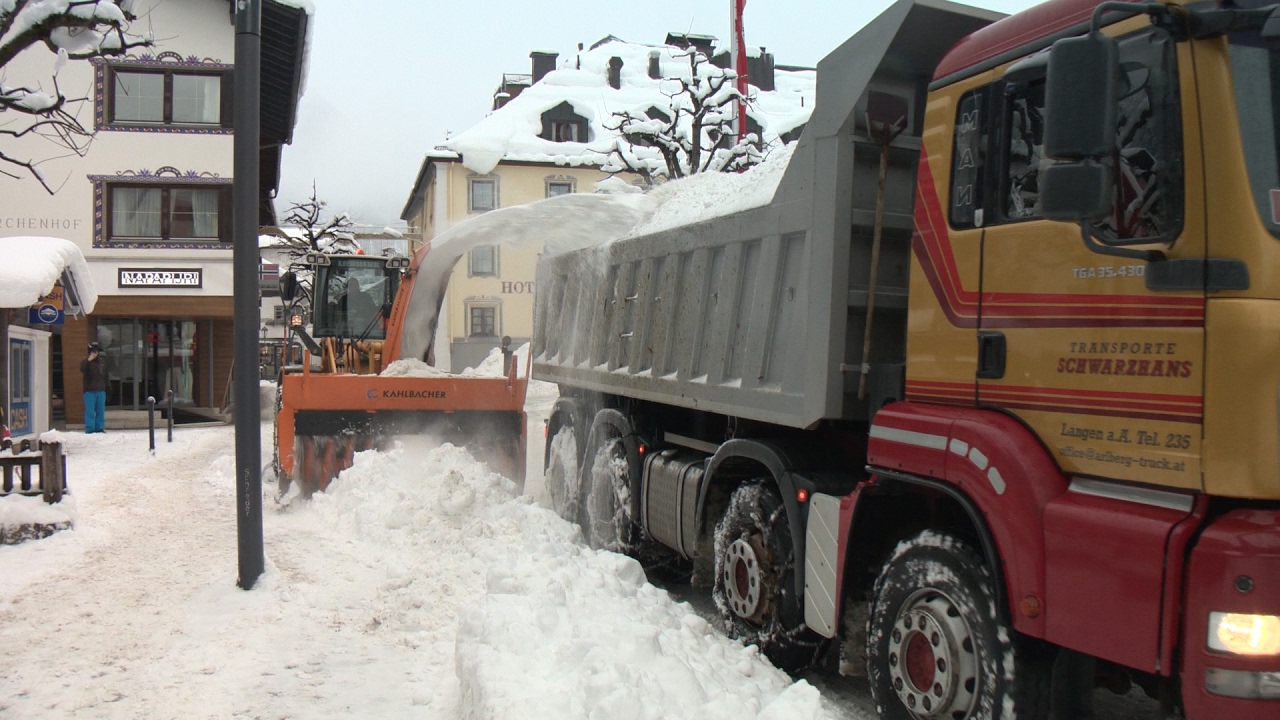 Schneeräumung in St. Anton am Arlberg