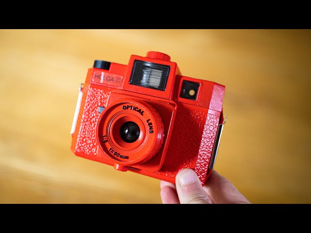 Unboxing the Holga 120 CFN (ColorFlash) in ✨RED✨ - YouTube