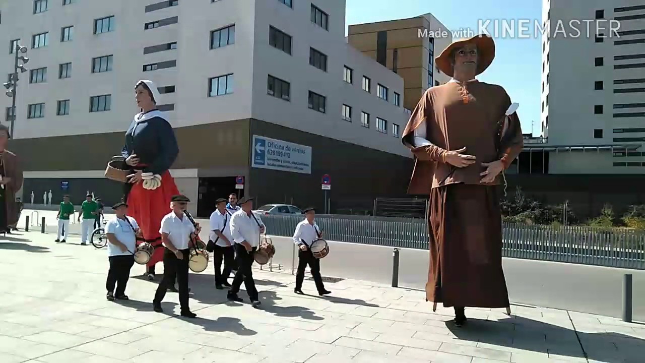 Gigantes de San Sebastián en Vitoria 30/7/2017. // Erraldoiak Donostia , Gasteiz 30/7/2017