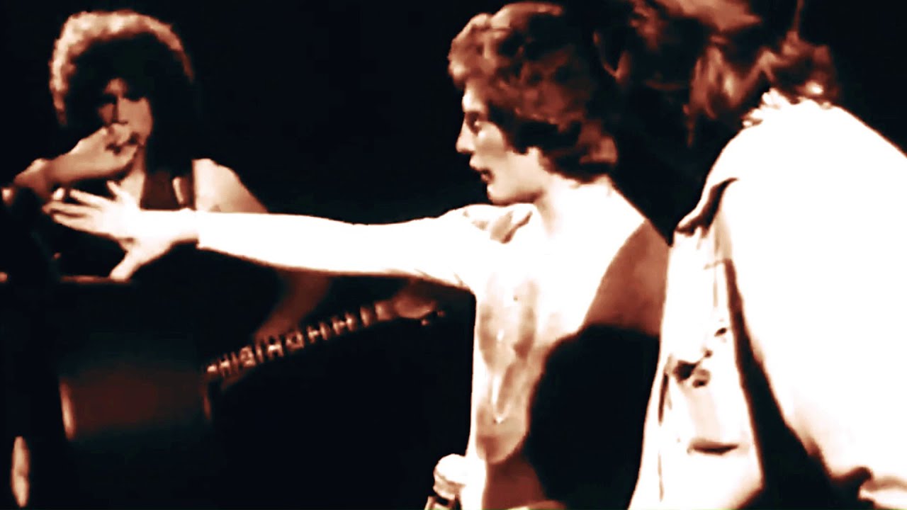 Freddie Mercury Directing "We Are The Champions" (October 6th, 1977)